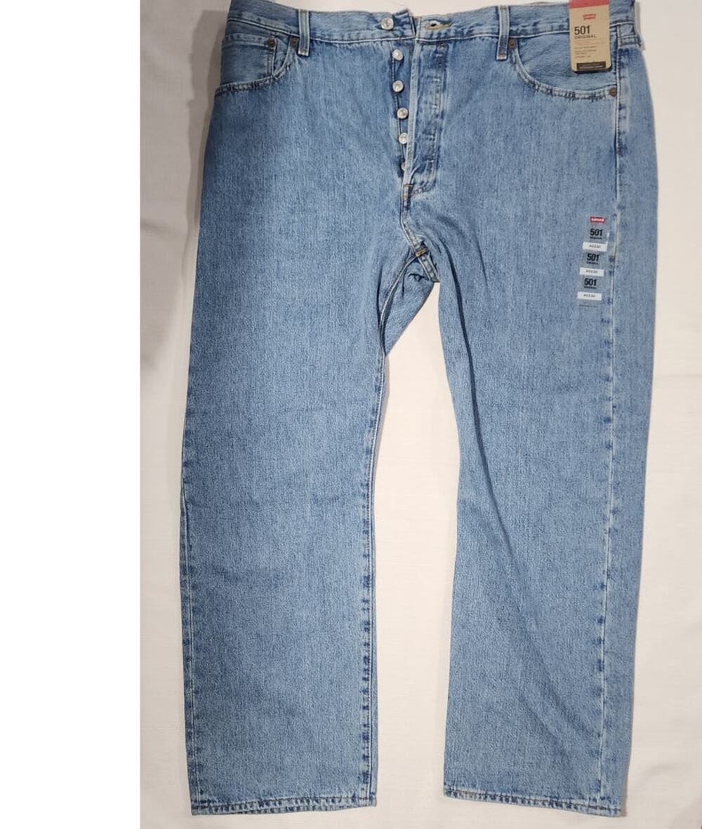 levi's 501 original 40x30 sits at your waist